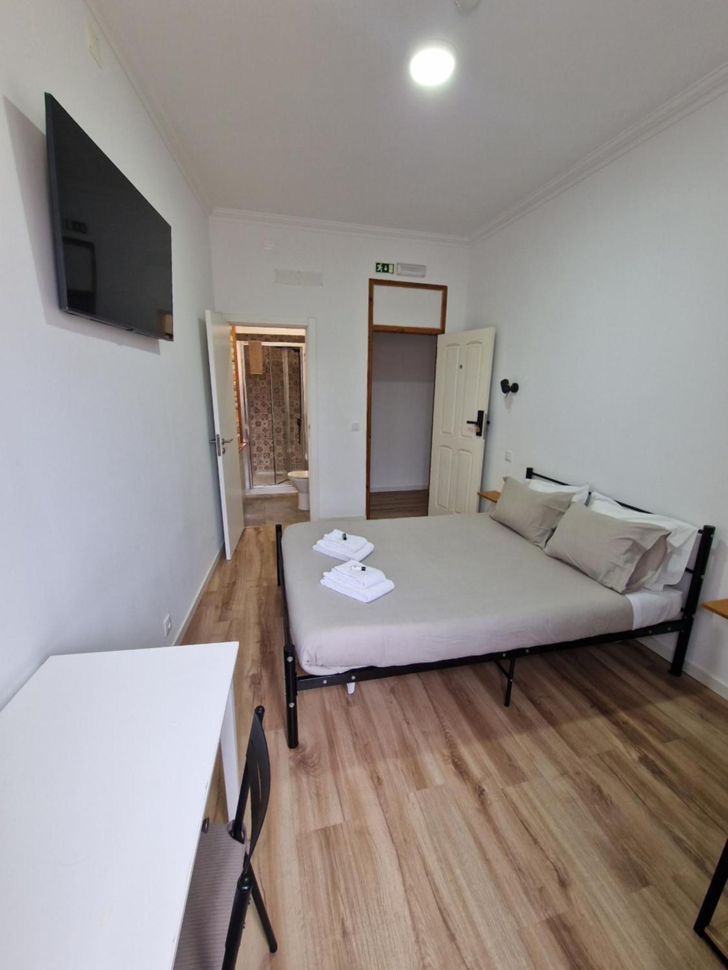 Wolley - Peniche Guesthouse Экстерьер фото